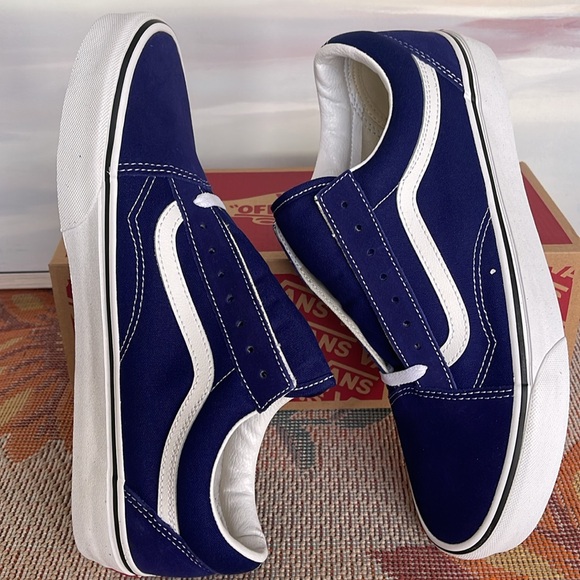 Vans WMNS Old Skool
Color Theory Beacon Blue
VN0005UFBYM
Sneakers - Picture 12 of 16